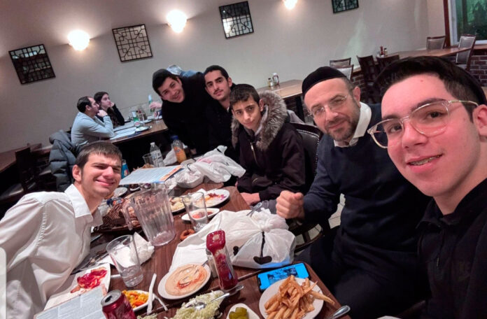 Yeshivat-Kinyan-Torah-High-School---Prepares-Students-for-Life